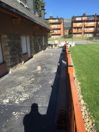 8 darante suelo patio fuera casa3